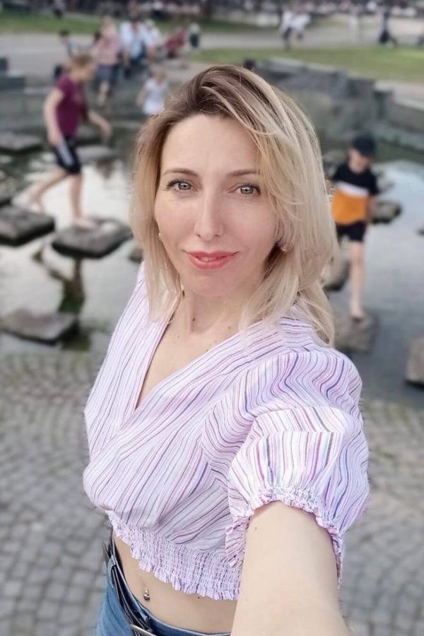 Olena, 42